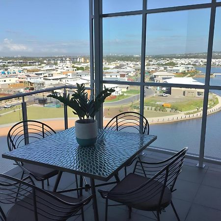 Salt At Oceanside Hotel Kawana Waters Ngoại thất bức ảnh